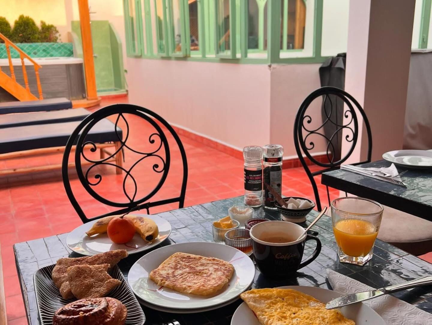 Riad Madinina Marrakesh Bagian luar foto
